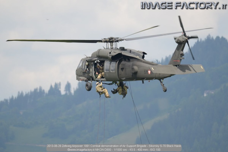 2013-06-29 Zeltweg Airpower 1891 Combat demonstration of Air Support Brigade - Sikorsky S-70 Black Hawk.jpg